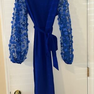 Elegant Blue Floral Sleeve Dress